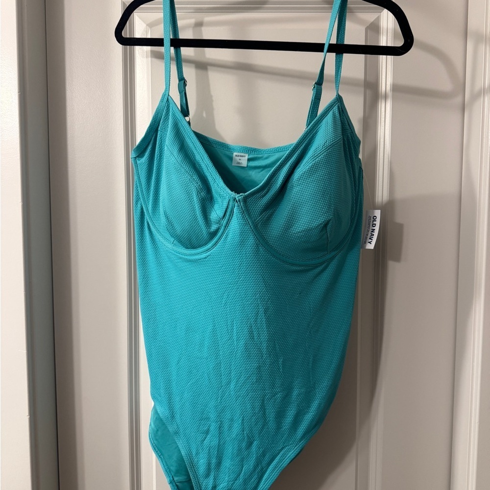 Textured One-Piece Balconette Swimsuit - Picture 3 of 6